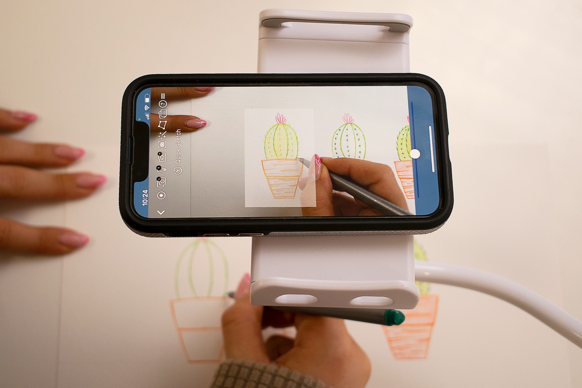 Tracing App with Augmented Reality